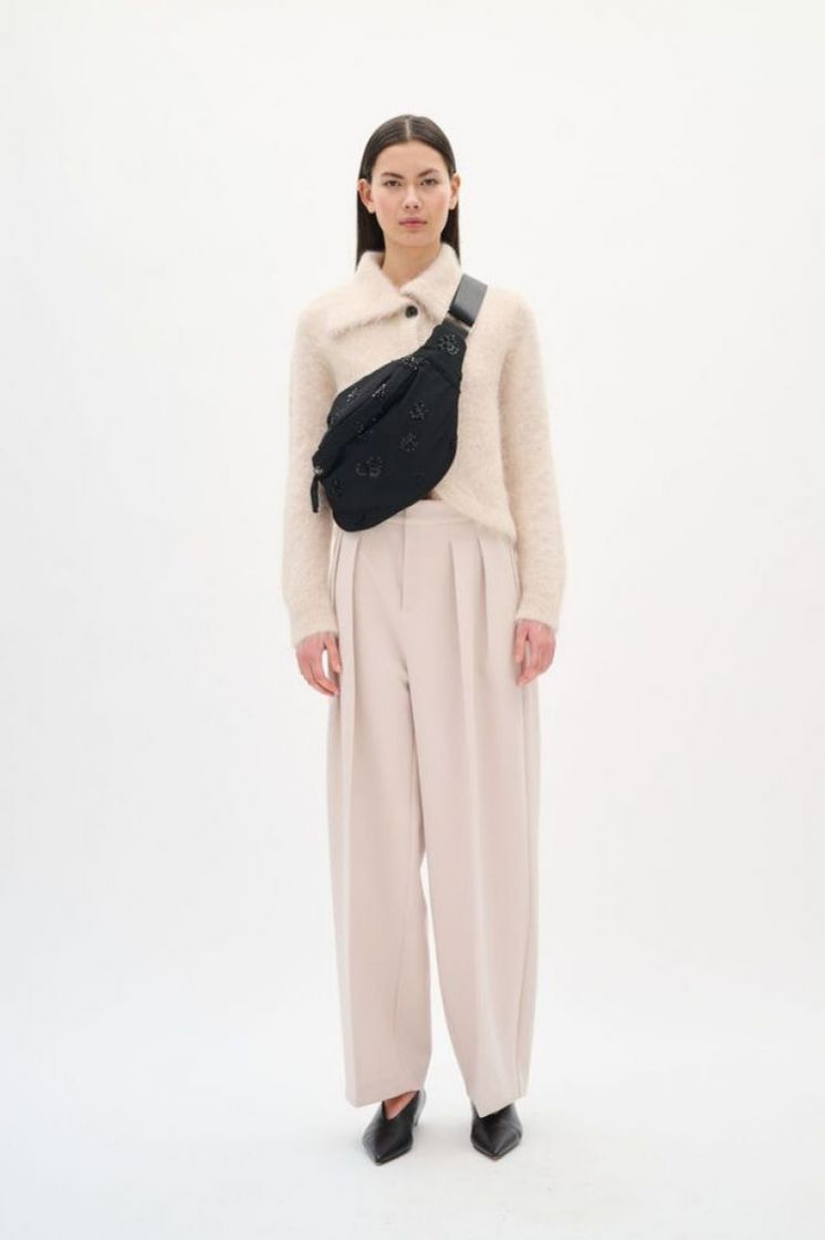 TAHOIW BLACK