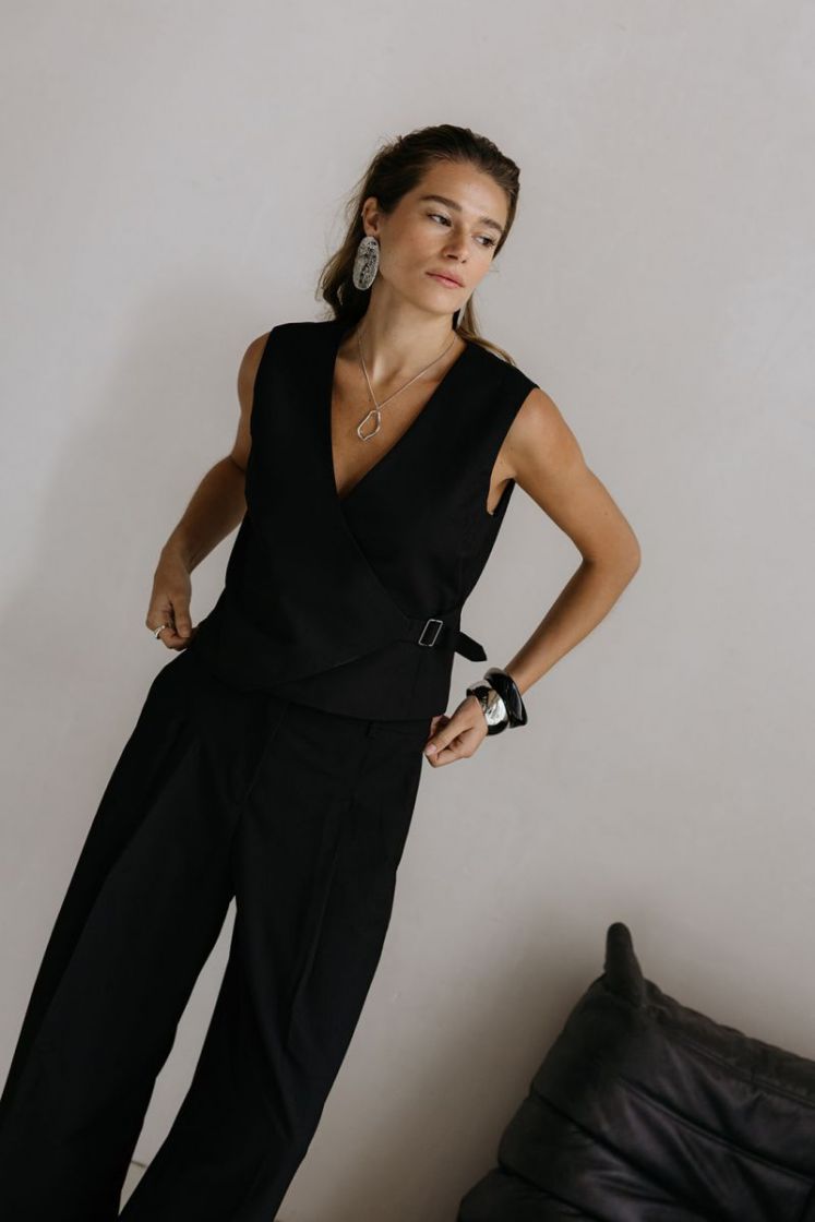 MSCHMACHELLA BLACK