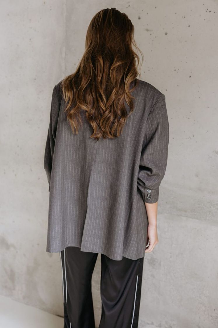 MOMO DARK GREY PINST