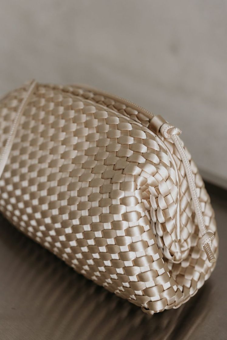 POUCH CHAMPAGNE SATIN