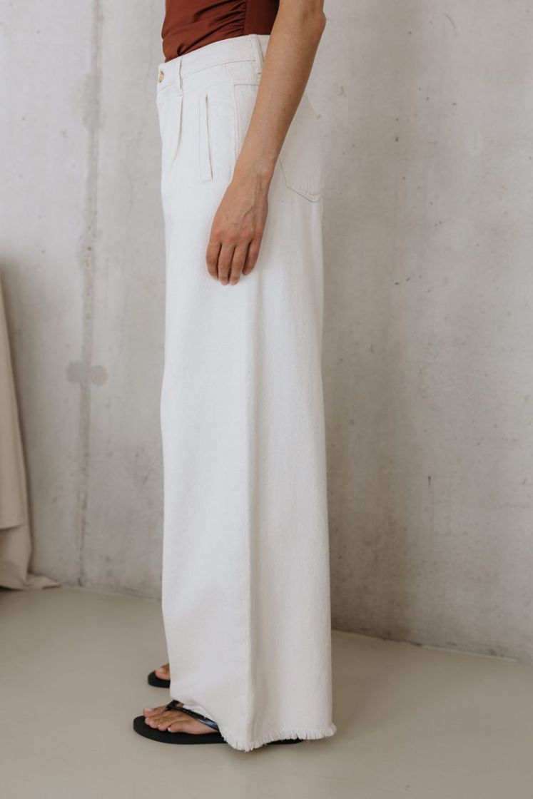 LUX GRAIN RAW WHITE