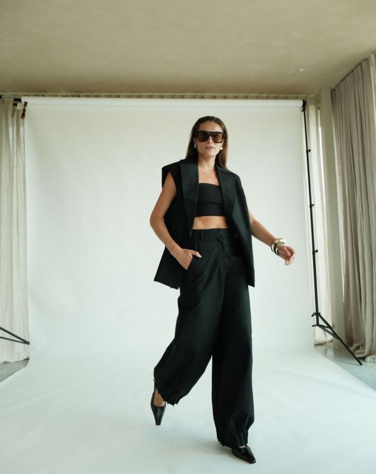 LOUANASW BLACK