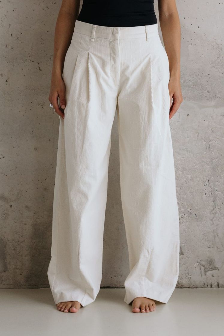 CORLIESW OFF WHITE