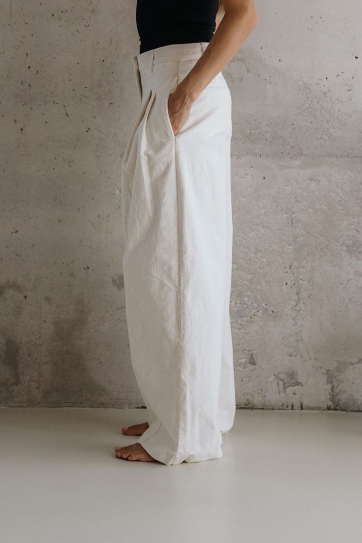CORLIESW OFF WHITE