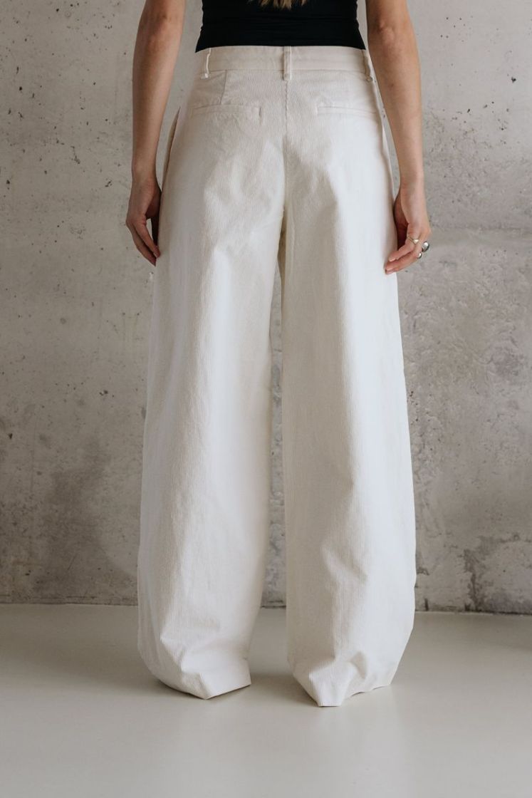 CORLIESW OFF WHITE