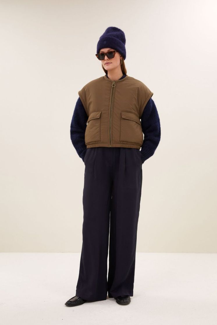 GIO SLEEVELESS HAZEL