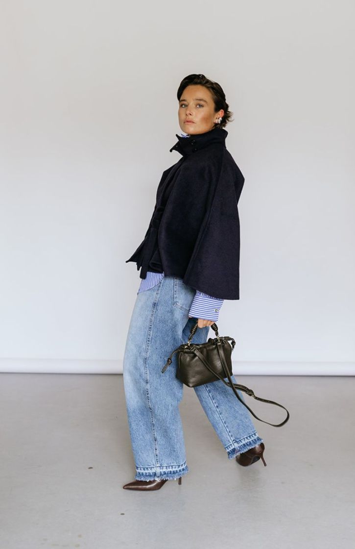 NAVY CAPE